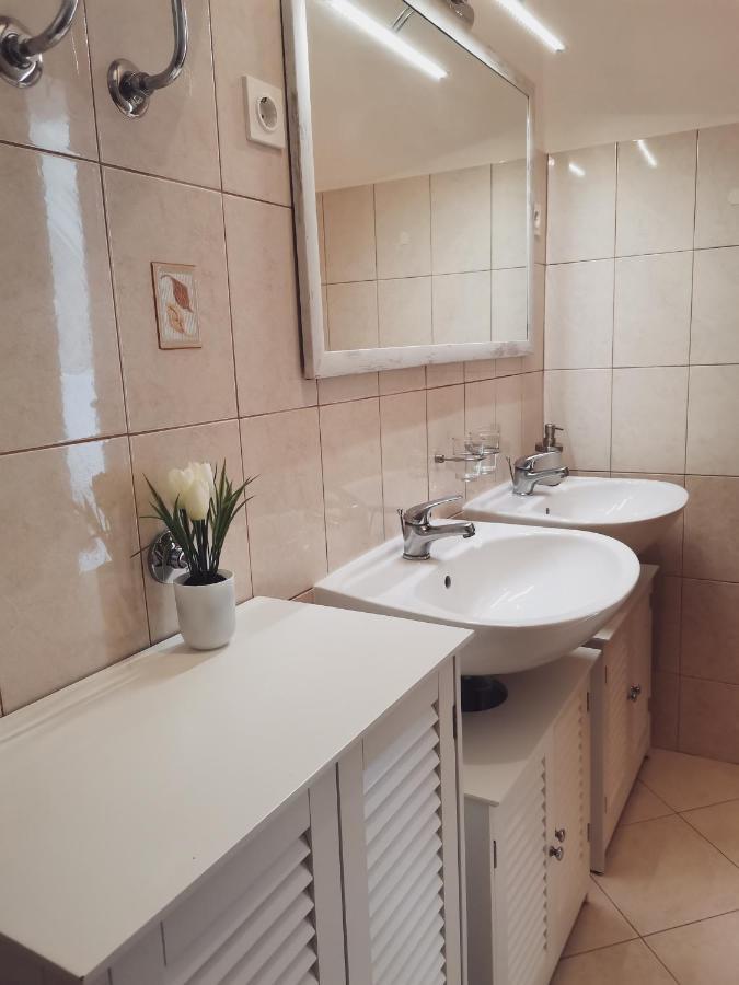 Apartments Matesic Ninski Stanovi Eksteriør bilde