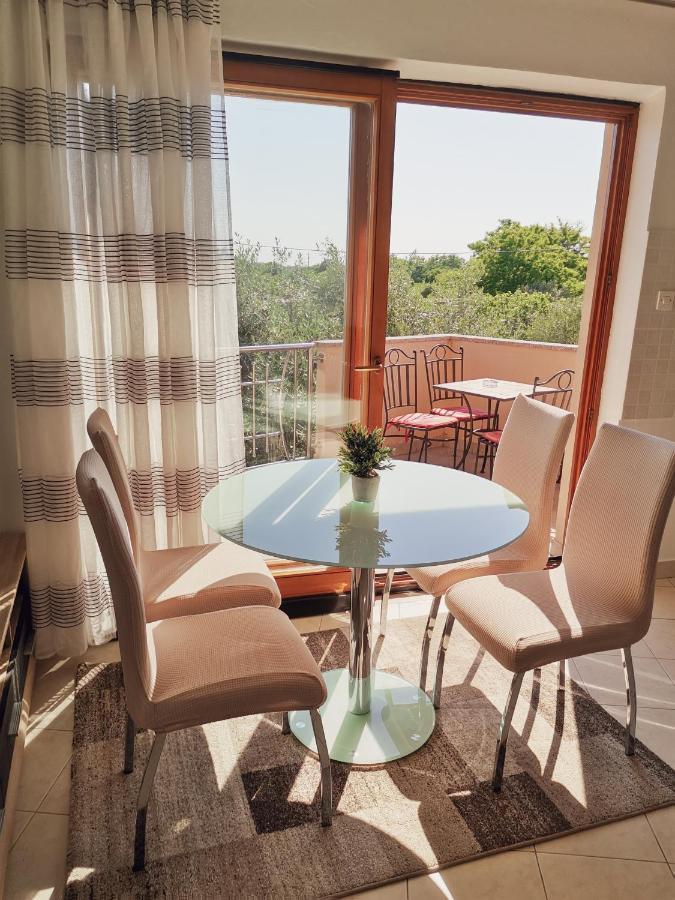 Apartments Matesic Ninski Stanovi Eksteriør bilde
